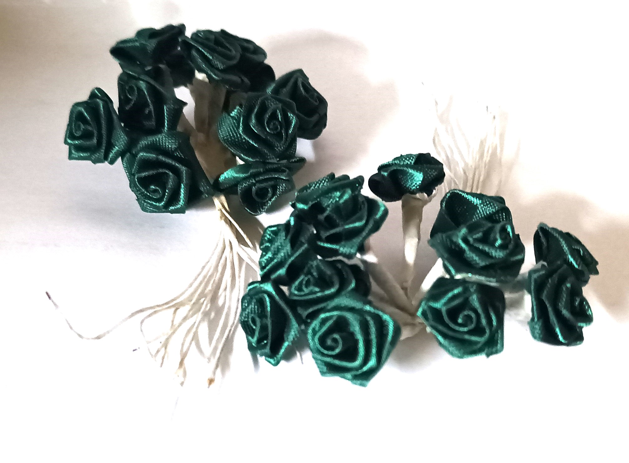 Mini Rose vert foncé - Fleurs tissu satin - Lot de 24 pièces