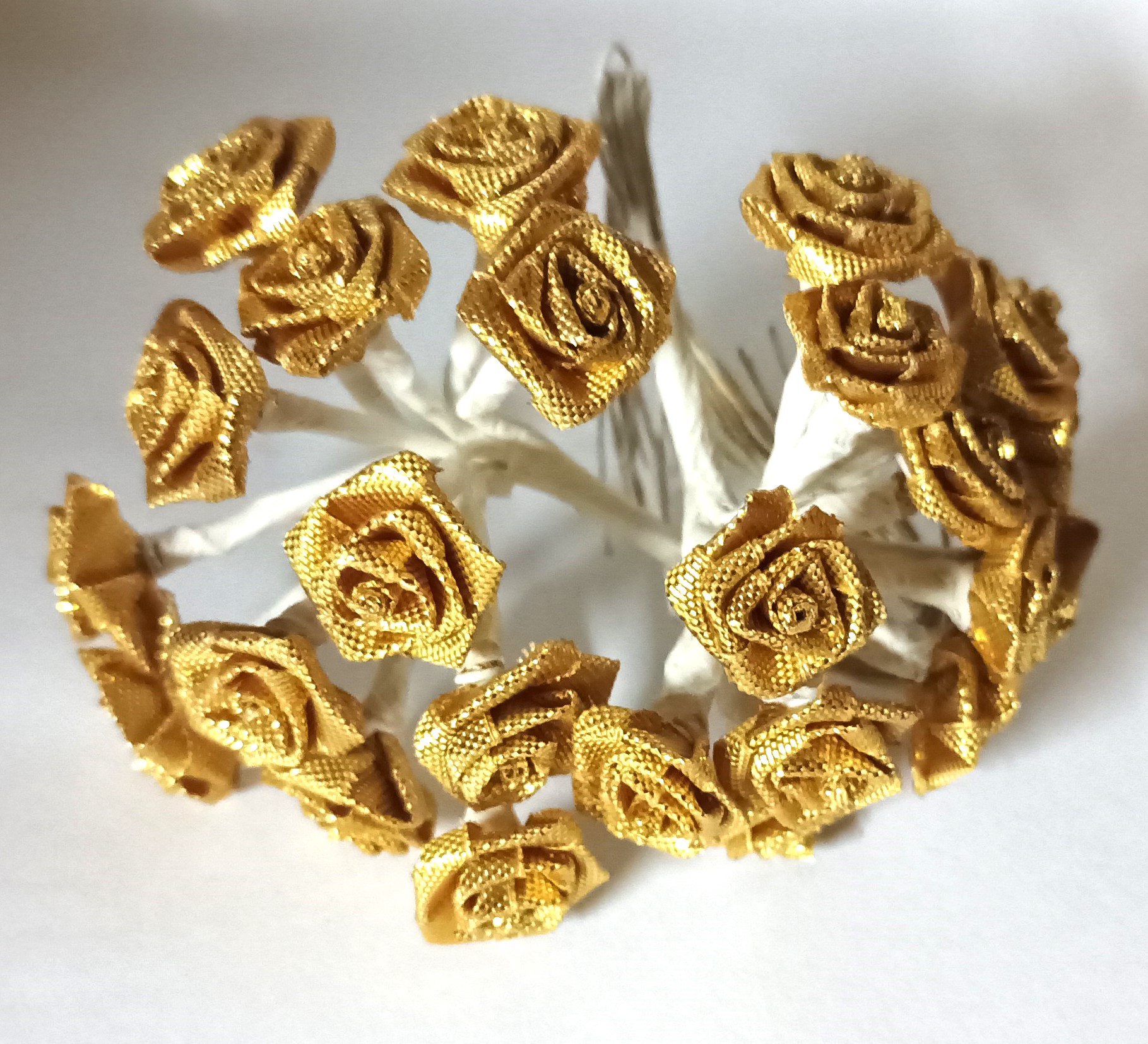 Mini Rose or - Fleurs tissu satin - Lot de 24 pièces